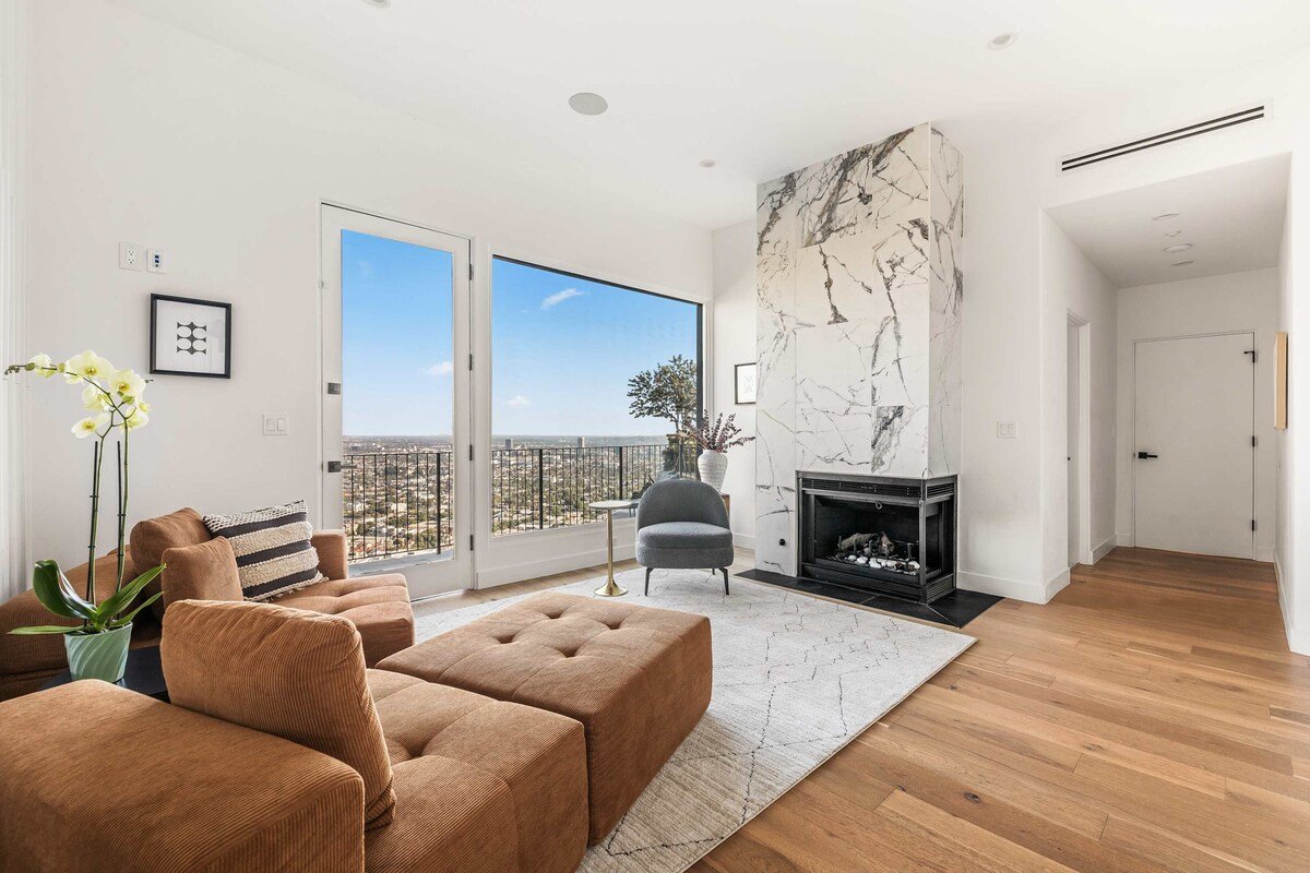 Hillside Haven | Infinity Pool & Skyline Views gallery image 2