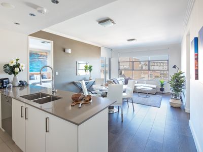 Luxe Two Bedroom Apartment- In the Heart of Sydney