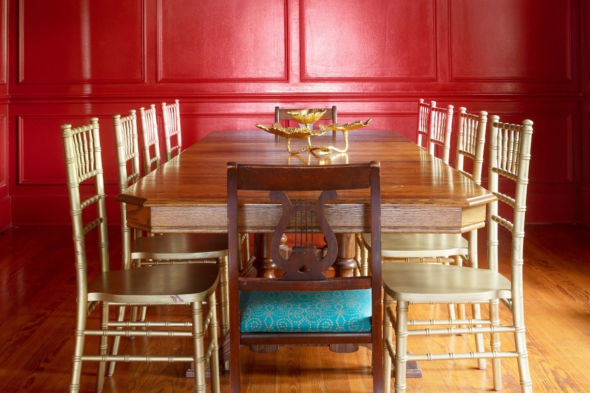 Elegant Historic Estate: Professionally Designed. gallery image 2