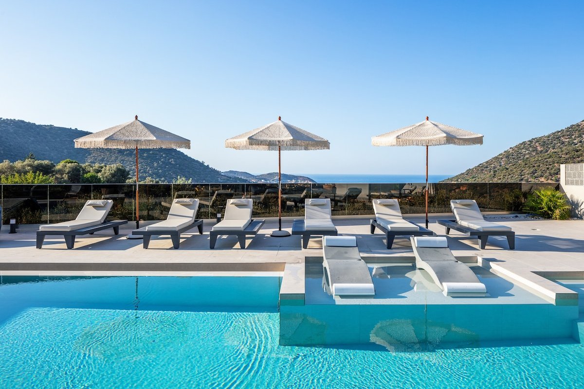 Luxury Estate with Sea View, Fire Pit & near beach gallery image 3