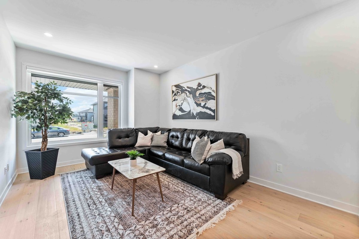 *NEW* Prestigious 5BED Home | 25MINS 2DT gallery image 5