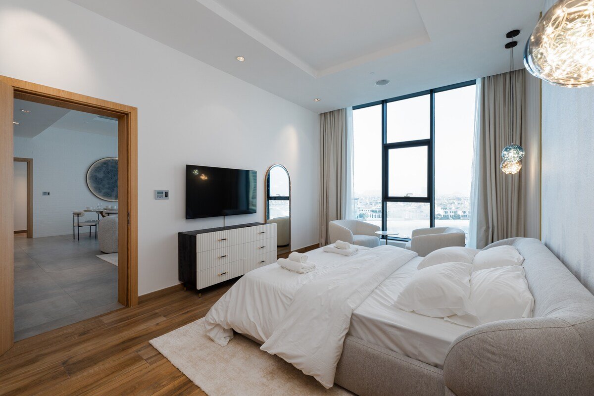 Refined 3BR Apt w/ Beach Access at The Palm gallery image 5