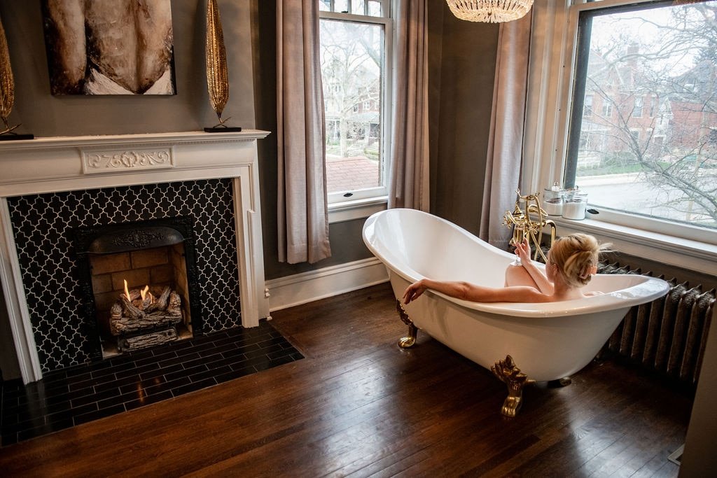 Entire Mansion with Fireplaces gallery image 5