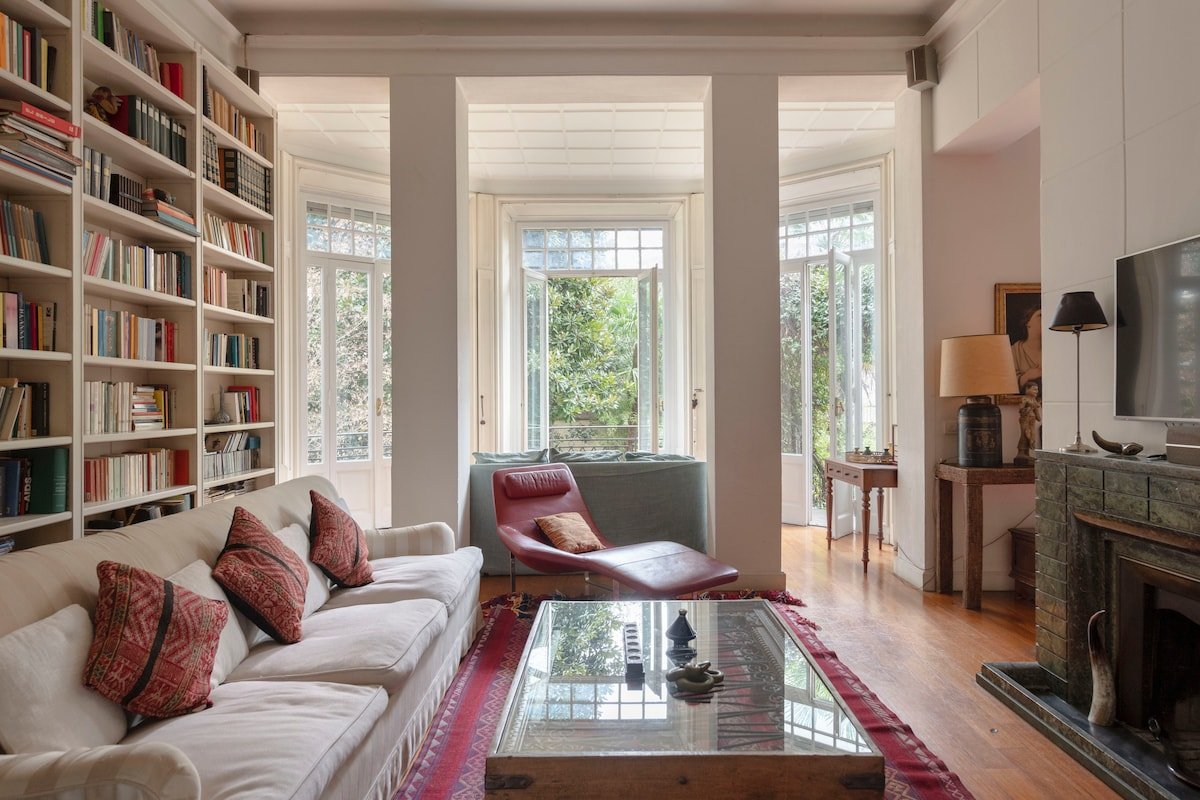 Amazing House – 4 Bedrooms with Private Garden gallery image 2