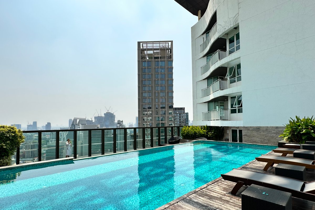 Stunning Corner! 7 min to Skytrain, Lumpini & Siam