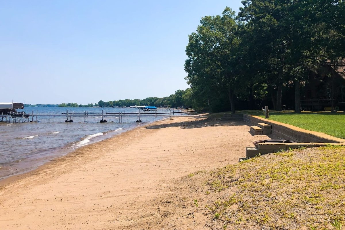 Amazing Beach, Three Season Porch, & Much More! gallery image 5