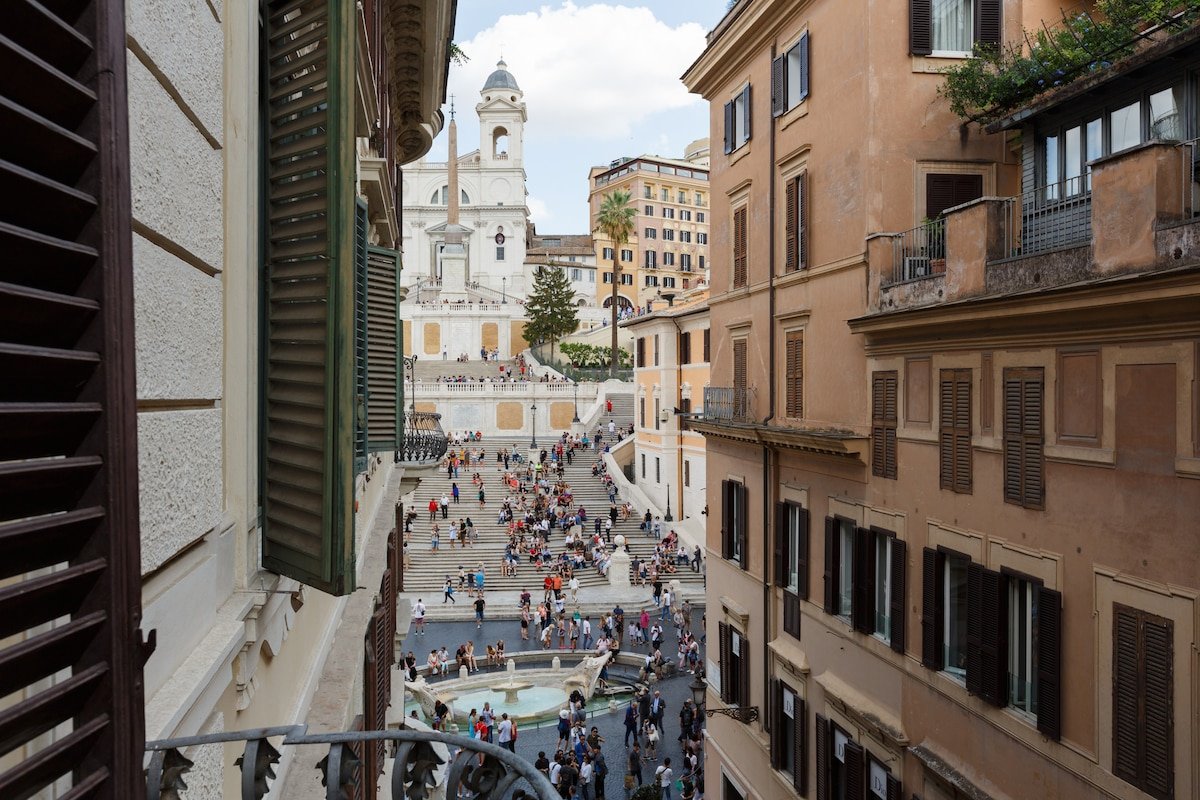 The Spanish Steps Condotti Luxury Apartment gallery image 3
