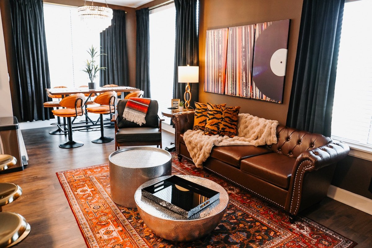 Charming 3BR W/ Pool Steps from Downtown Nash gallery image 2