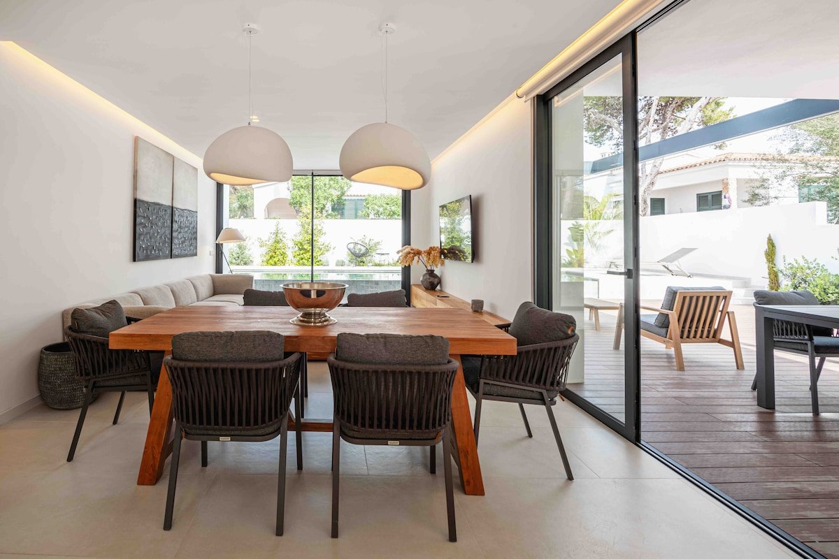 Chalet de lujo con piscina delante de la playa. gallery image 5