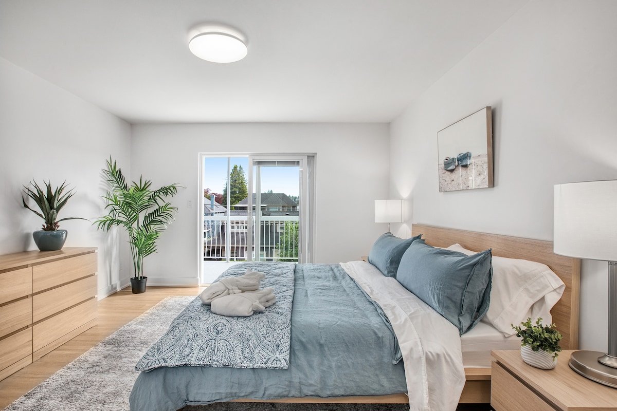 *Pacific Villa* Family-Run 3 Bedroom & 3 Bathroom gallery image 2