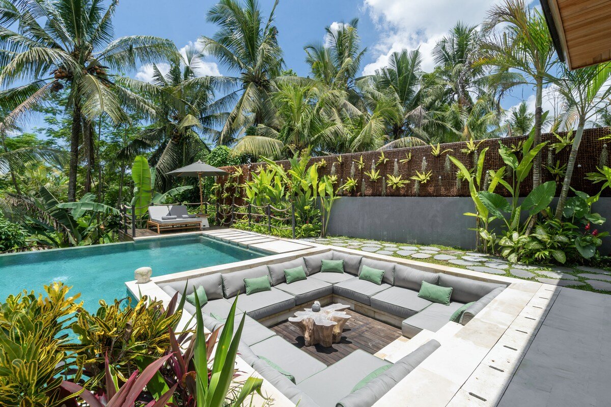 Villa Jalak : 5 BR with Private Gym in Ubud