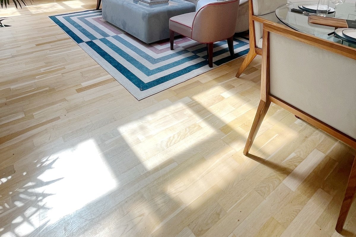 Central Loft, 2 bed/2bath. Close to everything! gallery image 4