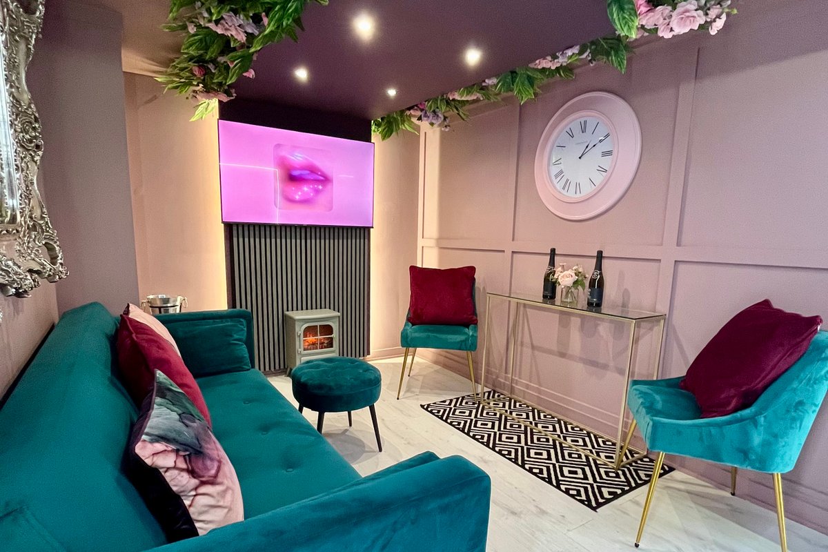 Manchester’s ONLY themed slumber party suite for 8