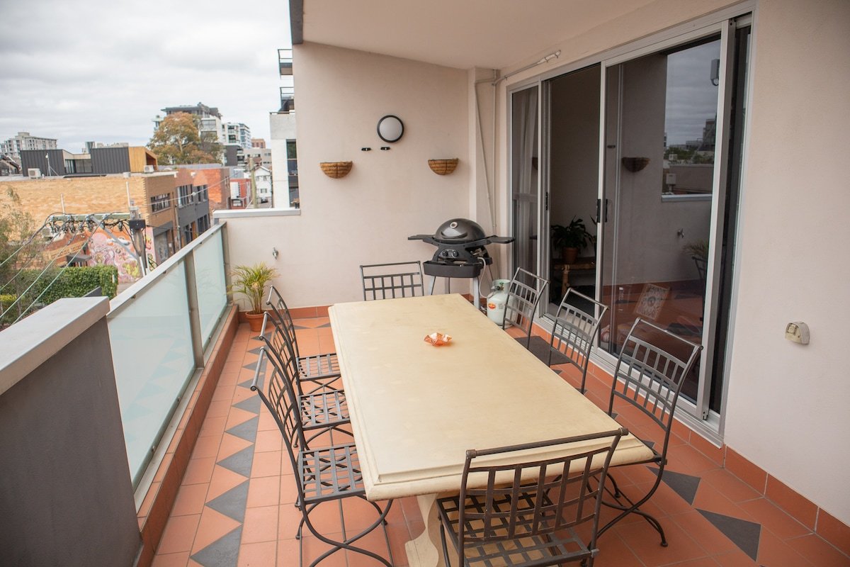 Modern Collingwood Penthouse, Private Rooftop gallery image 3