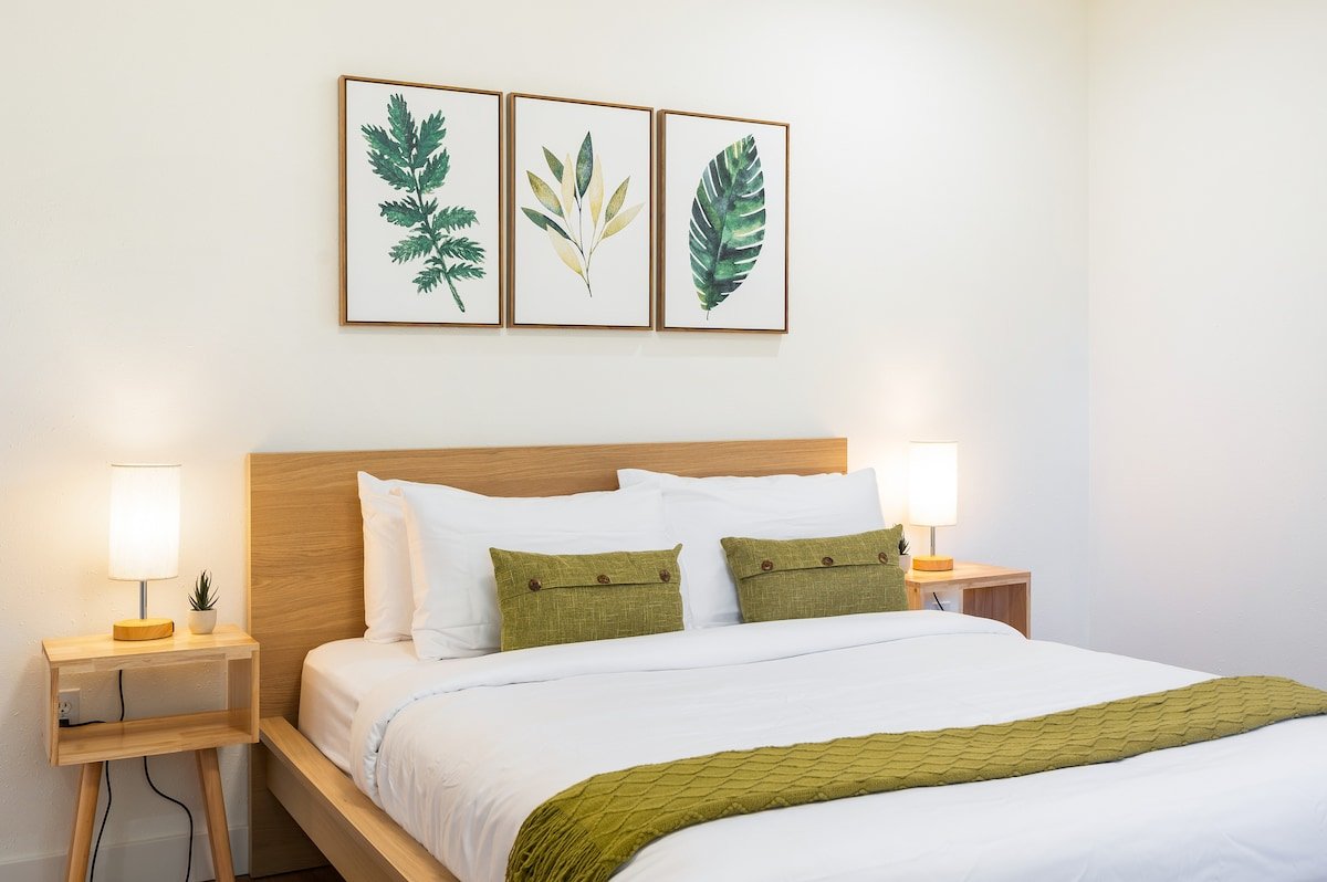 6B/4BA SFH in Leschi w/Backyard 8 Beds Sleeps 16 gallery image 5