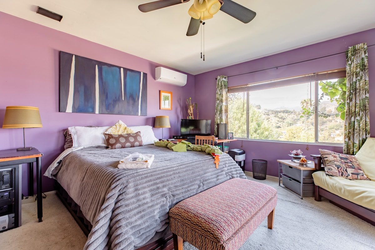 ENTIRE HOUSE in HILLS-AMAZING VIEWS gallery image 3