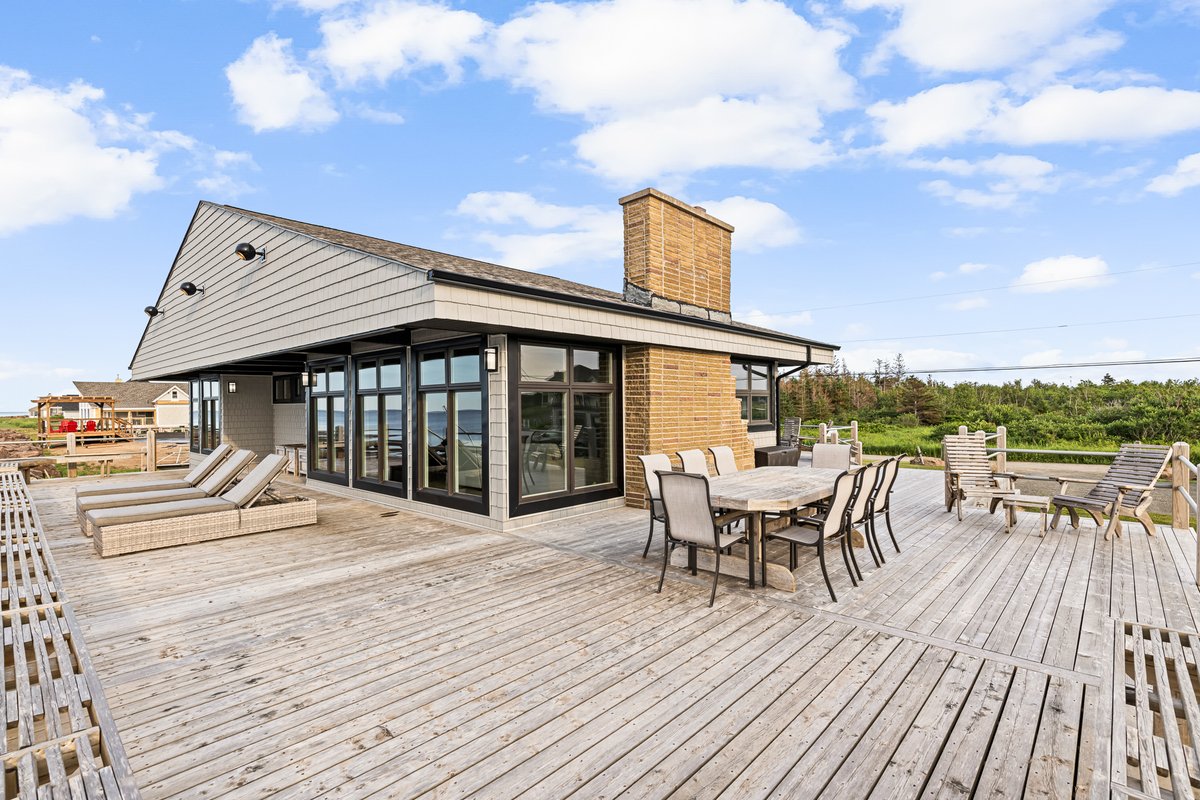 Ptit Paradis – Waterfront Oasis