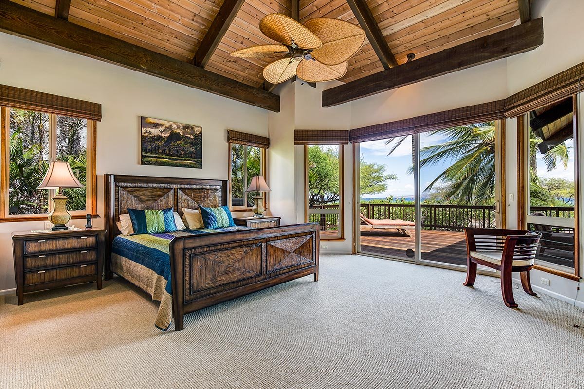 Aloha Sands Beach-Front Villa – Dec. Holidays OPEN gallery image 2