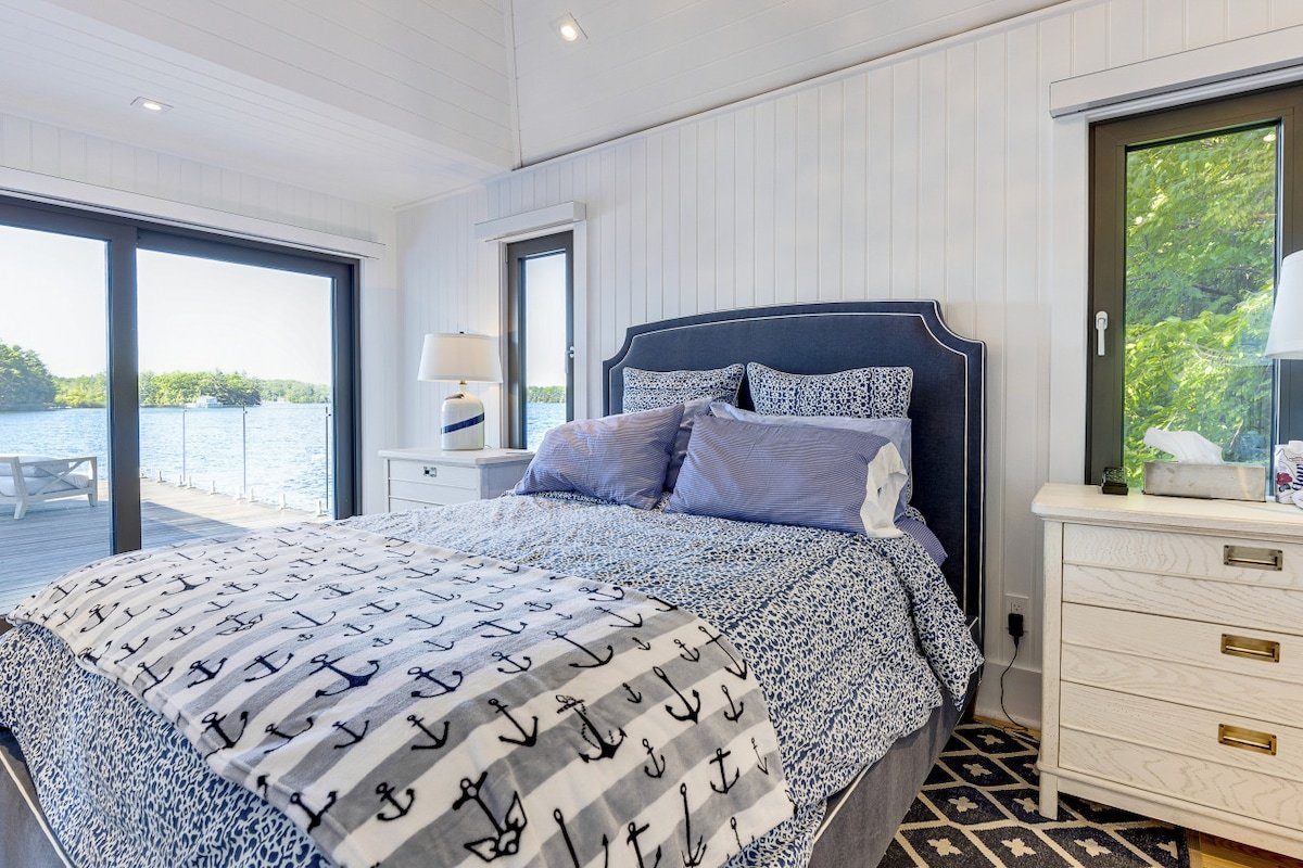 Twilight Delight, Lake Joseph gallery image 5