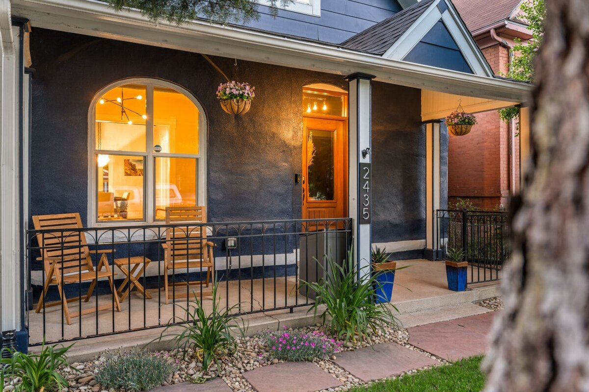 Entire 3BR House w/ hot tub, free parking, RINO/DT gallery image 4