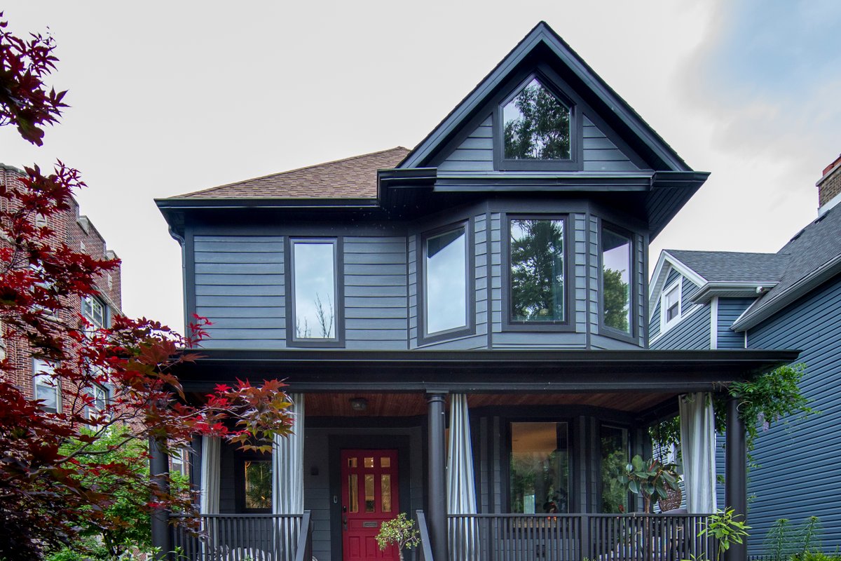 Victorian House in Heart of Rogers Park
