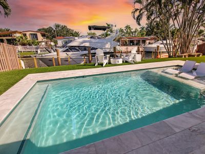 Upscale FL Waterfront Heaven, Heated Pool, Jacuzzi