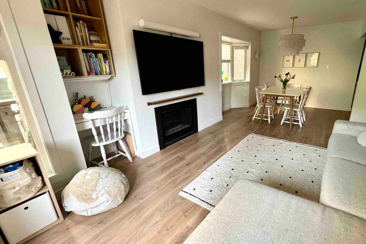 Kitsilano Beach Family Friendly 2 Bedroom Apmt