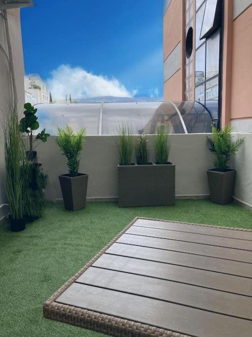 Amazing brand NEW 4BDR/2BATH Apt w/Balcony in ATH gallery image 3