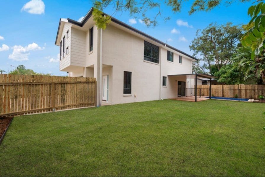 #StayChillByron: up to 14 guests, pool, firepit gallery image 3