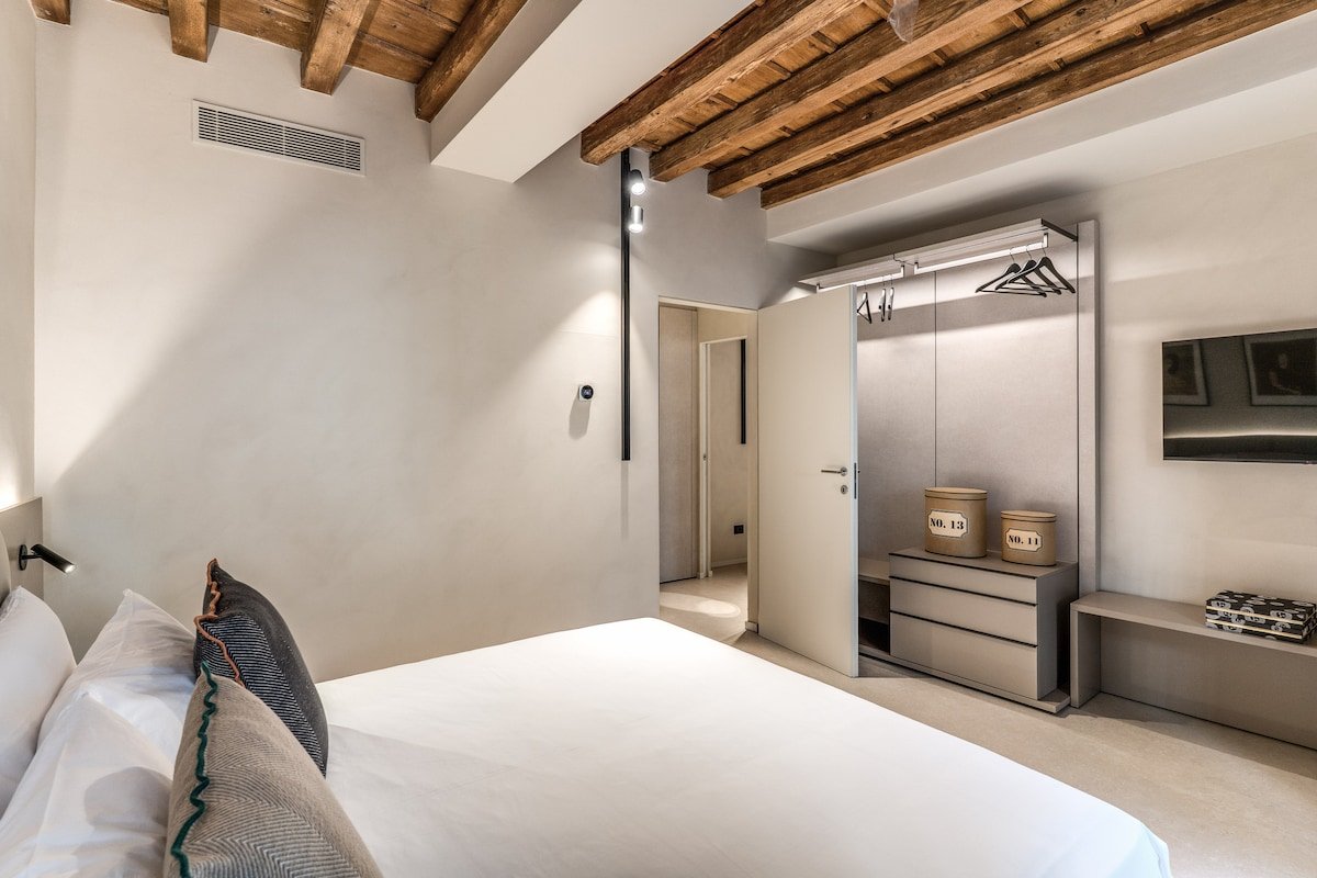 Seety Porta Romana Statue – 1.004 gallery image 4