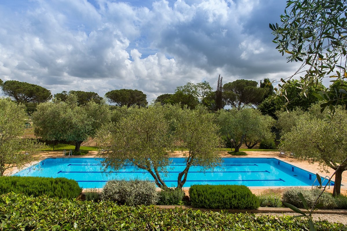 Rome, Villa Anna in the countryside private pool gallery image 4