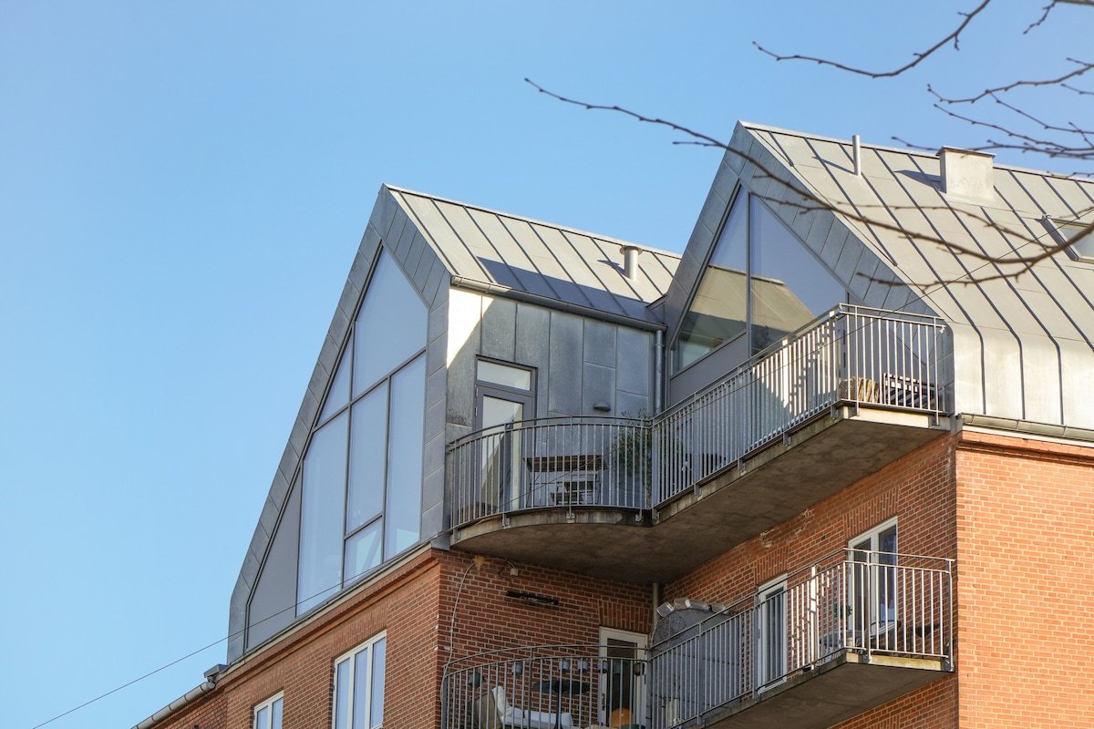 Penthouse with stunning view gallery image 3