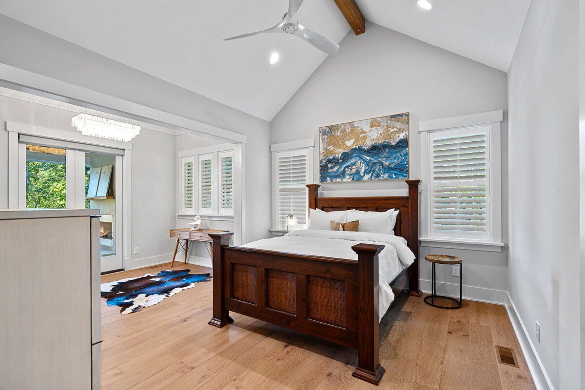 Southern Belle by SoCharm | Lakefront Charm w/Pool gallery image 3