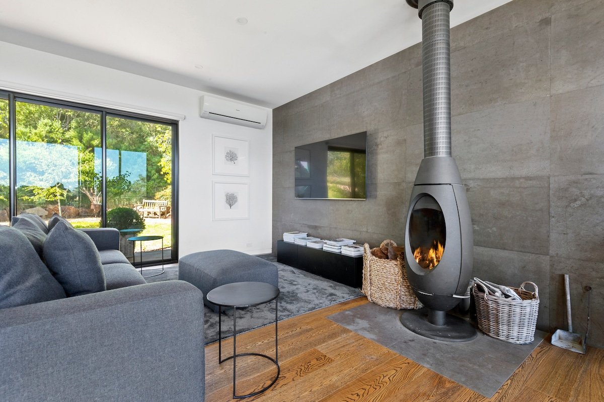 Designer Guest House-RedHill South gallery image 3