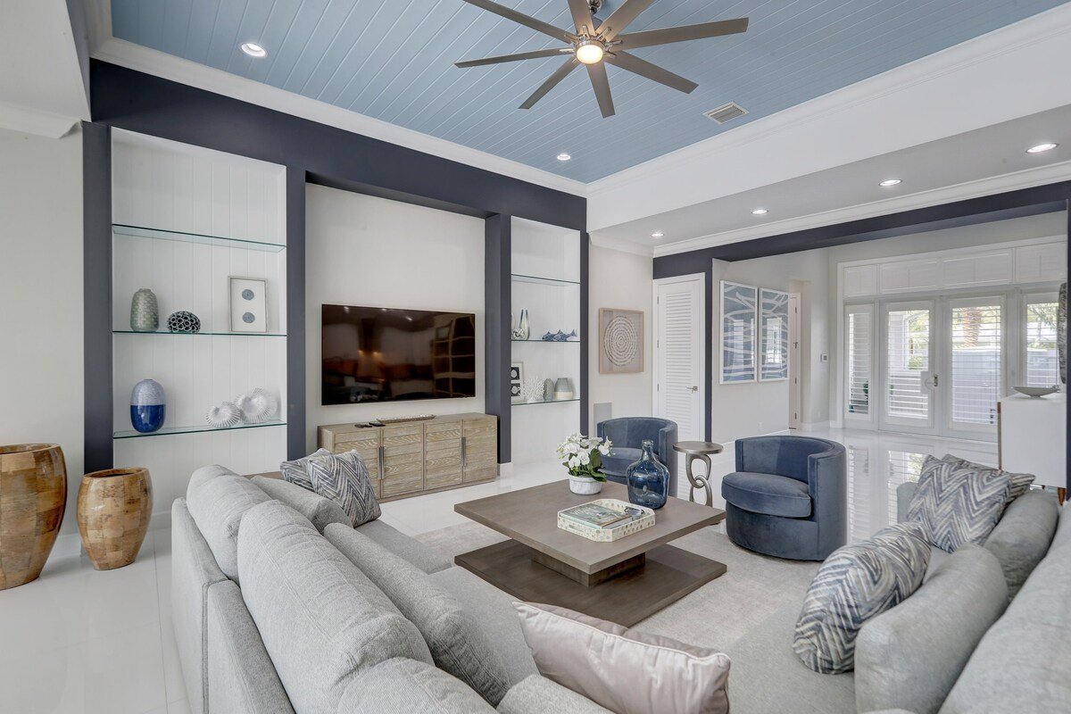 Waterfront ~ Heated Pool ~ Dock ~ Kayaks ~ Bikes gallery image 5