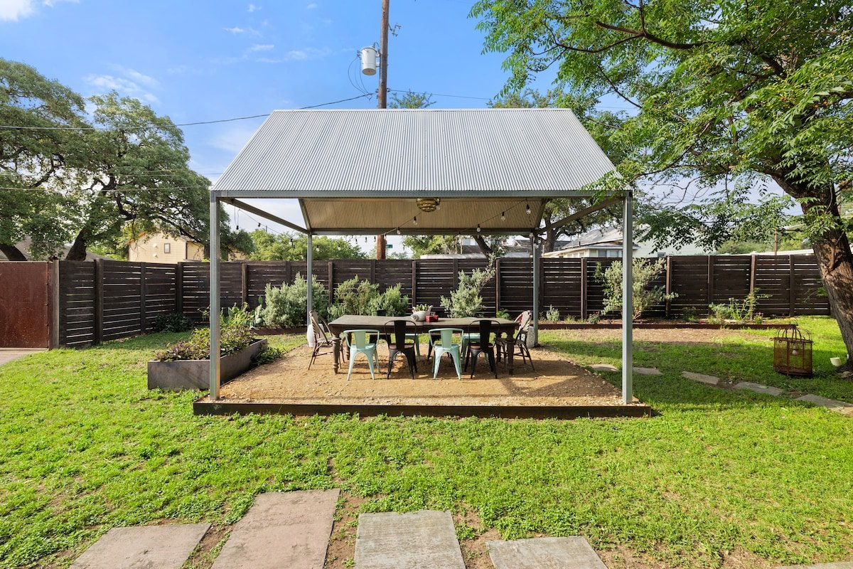 Elegant Historic Estate: Professionally Designed. gallery image 5