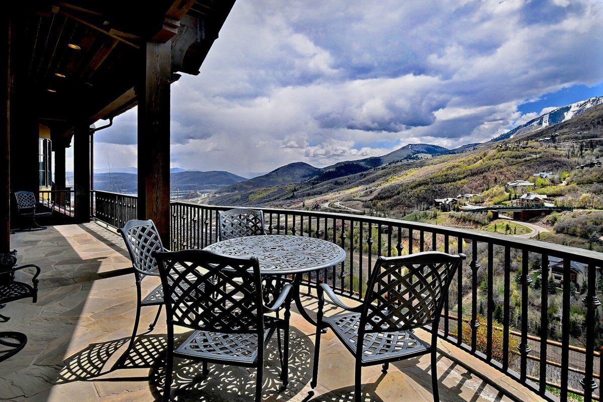 Powder Haus-Ski In/Ski Out Townhouse! Deer Crest! gallery image 4