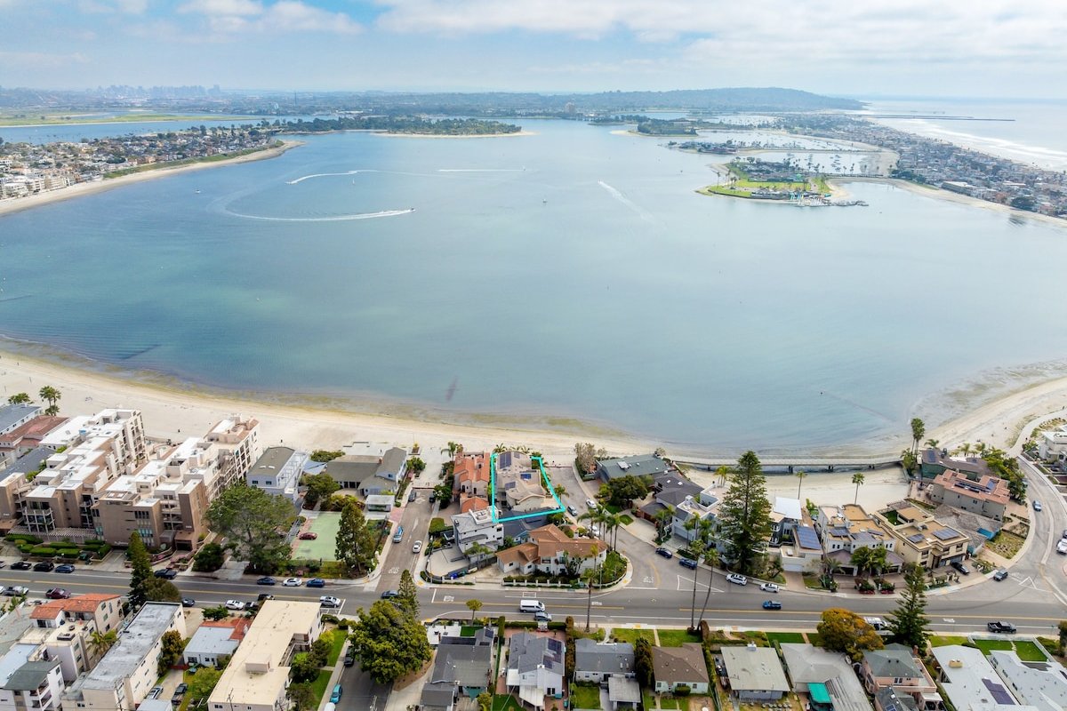 Family Luxurious Waterfront Escape gallery image 5