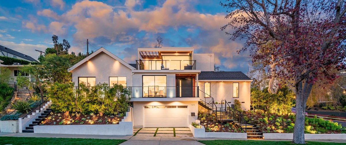 Brand New Construction in the heart of the city gallery image 2