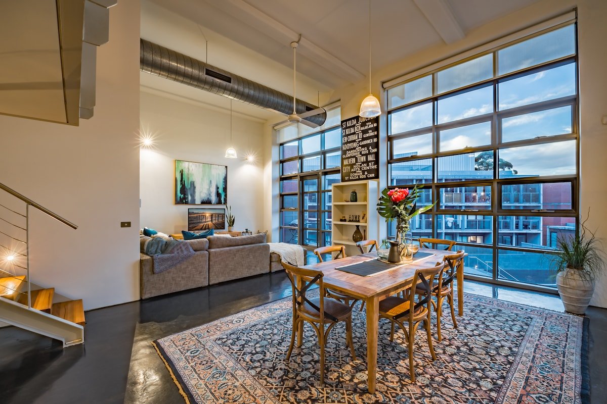 Luxury warehouse apartment close to CBD gallery image 2