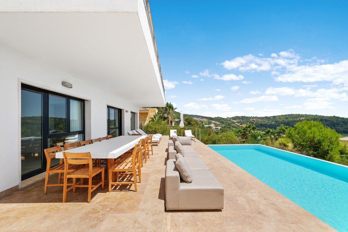 Villa Giga – Beautiful golf and sea views! gallery image 5