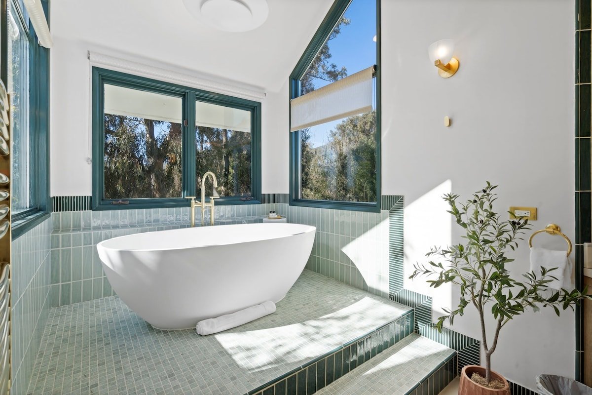 Malibu Park by Stay Awhile Villas gallery image 5