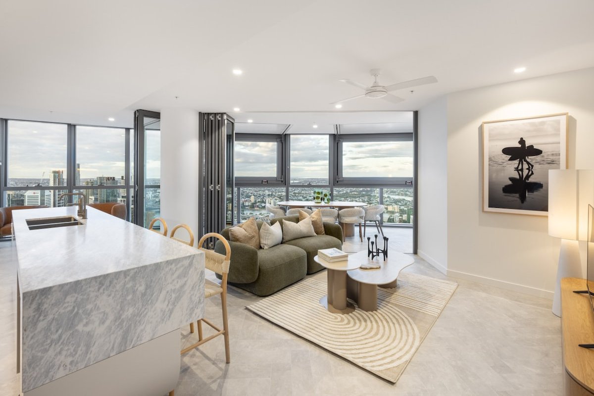 Level 56 – CBD’s Most Luxurious Apt – 5 Star Exp gallery image 2