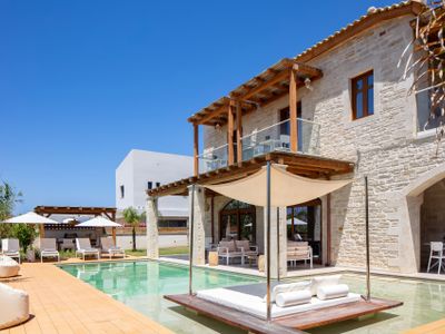 Thetida Villa, a Sublime Beachfront Retreat