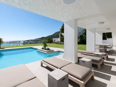 Sandpiper house, Heated Pool, Large Lush Garden