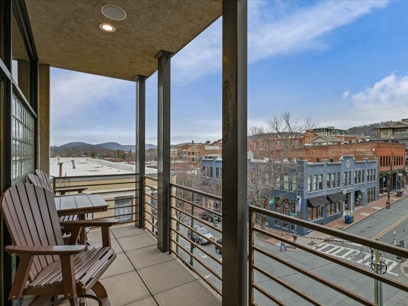 Luxury Downtown Asheville Loft gallery image 5