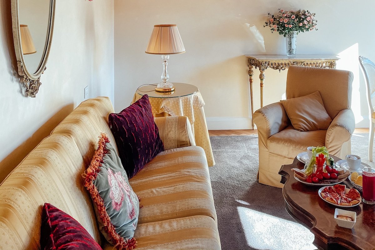 STUNNING SAN MARCO VIEW FROM LUXURY APARTMENT gallery image 5