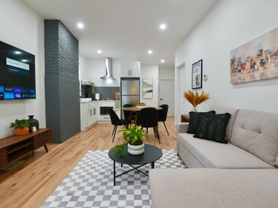 5 Bedrooms 2bath, w/ Parking by EWR American Dream