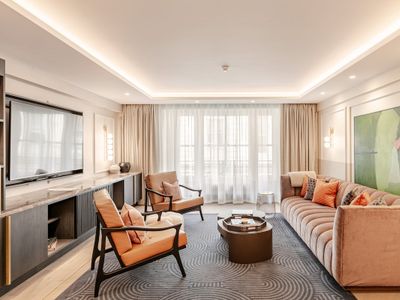 Deluxe Two-Bedroom Apartments