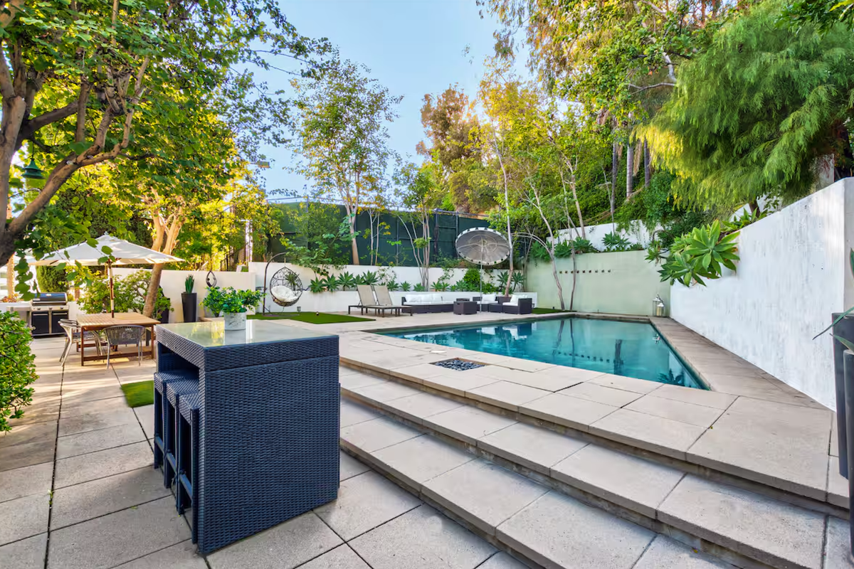 Modern Hollywood Hills Villa